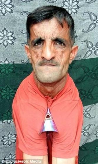 Gören bir daha bakıyor