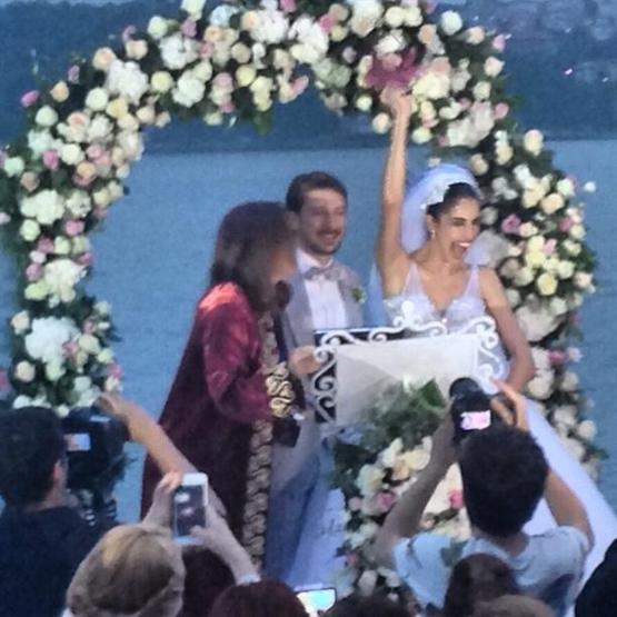 Engin Hepileri ile Beyza Şekerci evlendi