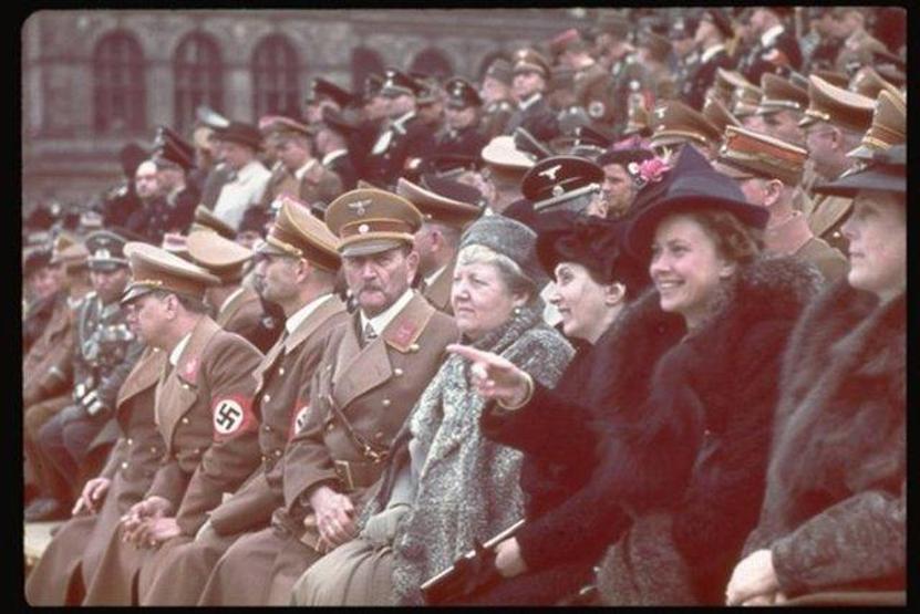Hitler dokunmadan sevişirdi