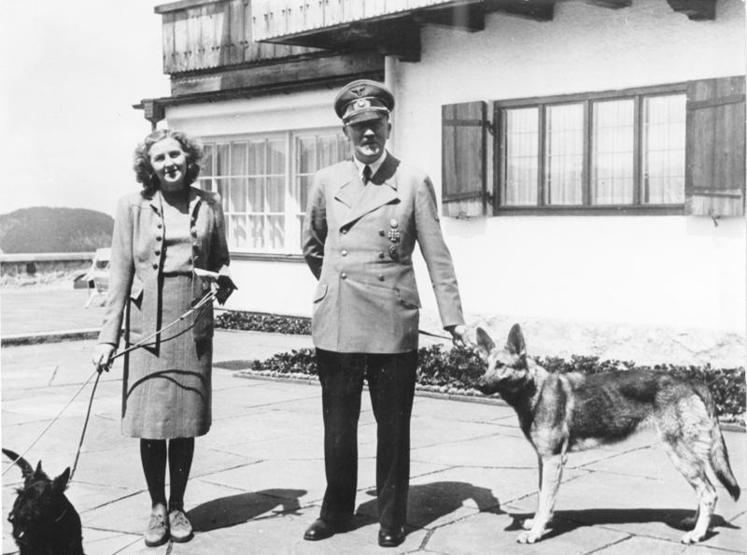 Hitler dokunmadan sevişirdi