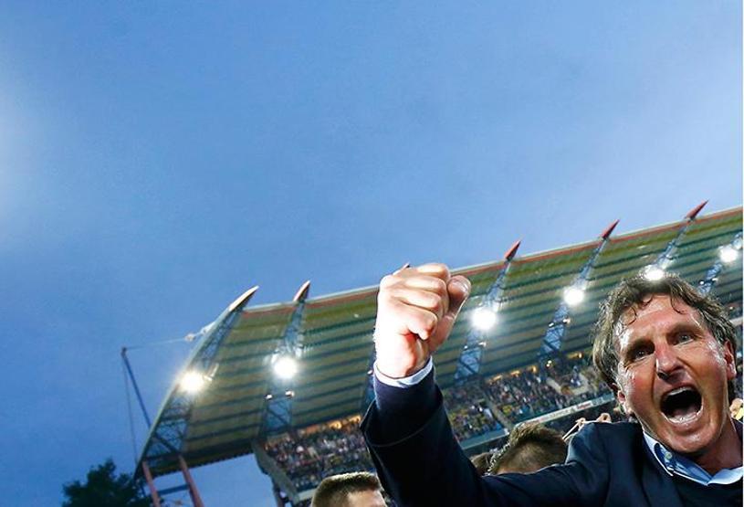 O saat durmadı... Hamburg Bundesligada kaldı
