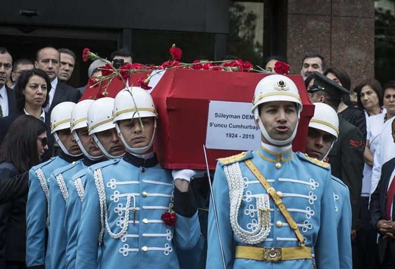 Süleyman Demirel son yolculuğuna uğurlanıyor