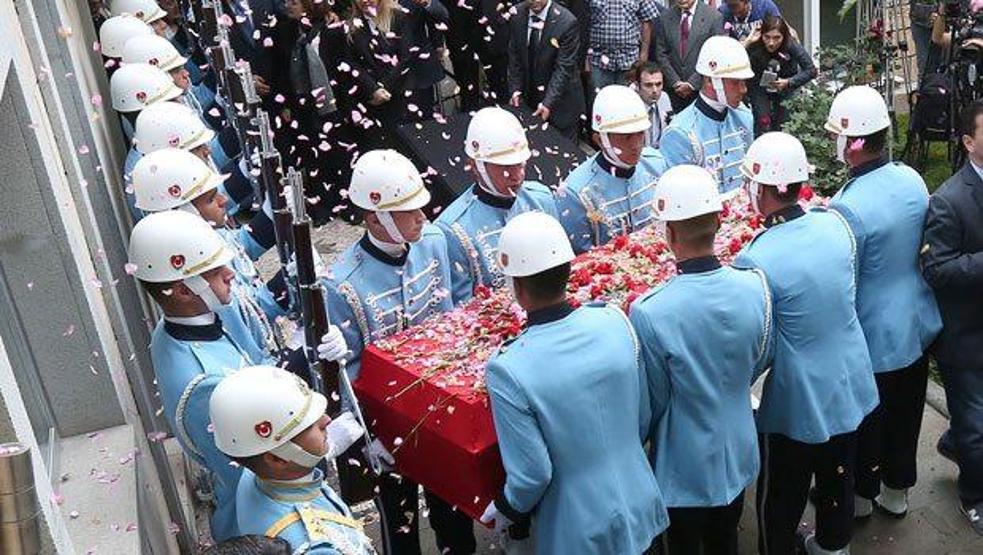 Süleyman Demirel son yolculuğuna uğurlanıyor