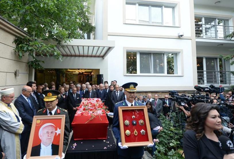 Süleyman Demirel son yolculuğuna uğurlanıyor