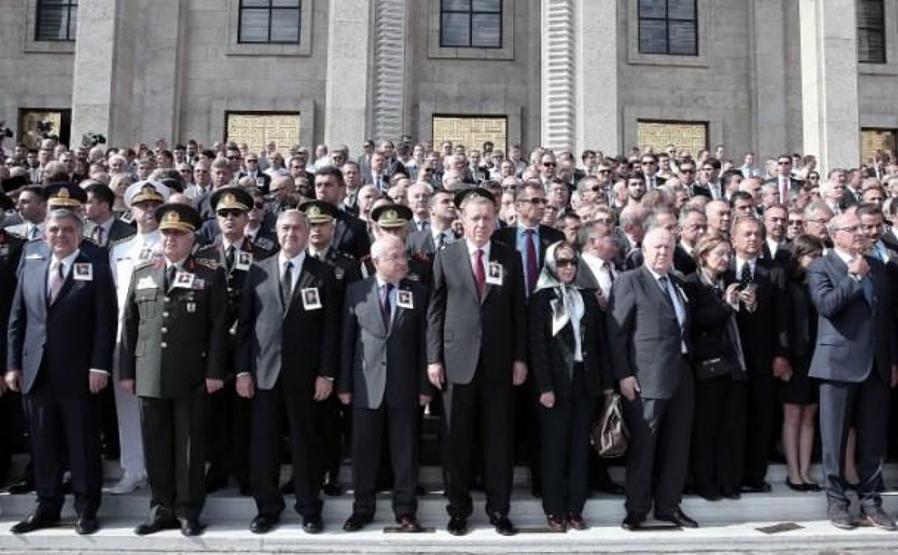 Süleyman Demirel son yolculuğuna uğurlanıyor