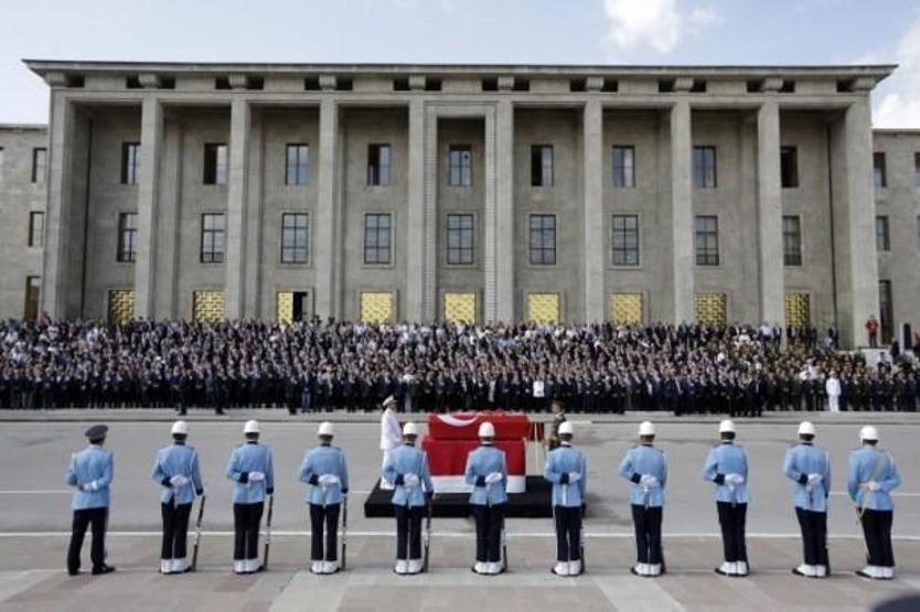 Süleyman Demirel son yolculuğuna uğurlanıyor