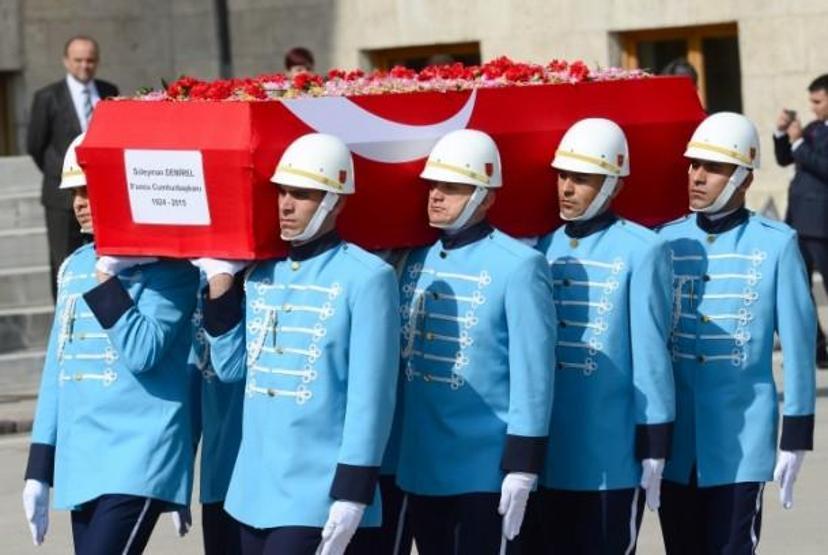 Süleyman Demirel son yolculuğuna uğurlanıyor