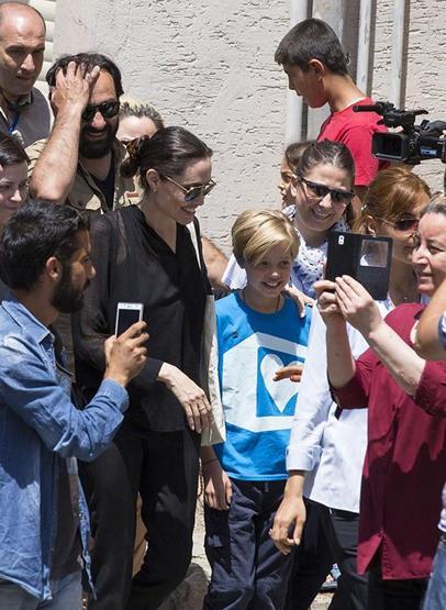 Angelina Jolie Mardinde alışveriş yaptı
