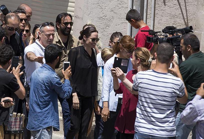 Angelina Jolie Mardinde alışveriş yaptı