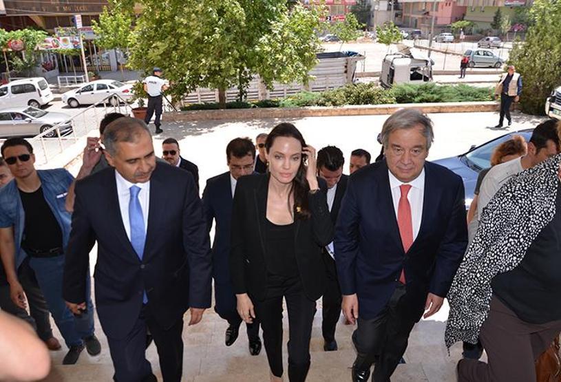 Angelina Jolieden Mardin Valiliği ve belediyesine ziyaret