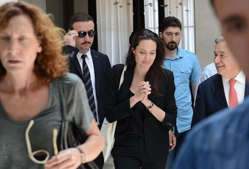 Angelina Jolieden Mardin Valiliği ve belediyesine ziyaret
