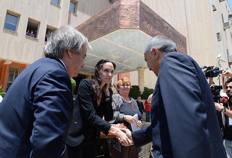 Angelina Jolieden Mardin Valiliği ve belediyesine ziyaret