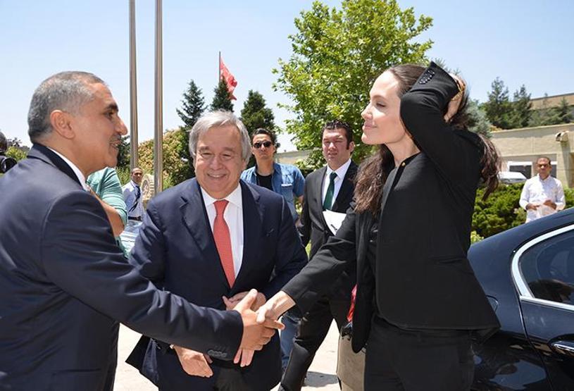 Angelina Jolieden Mardin Valiliği ve belediyesine ziyaret