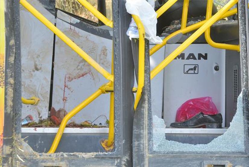 Belediye otobüsü şarampole yuvarlandı: 1 ölü, onlarca yaralı var