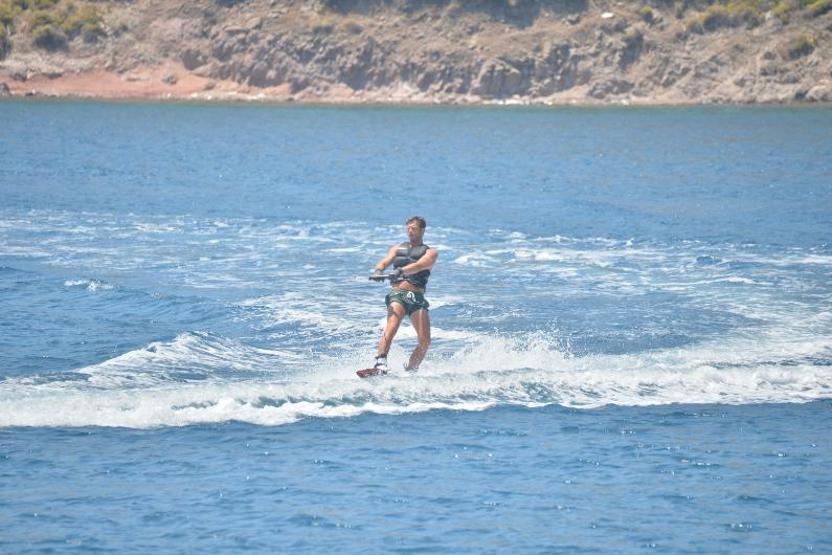 Kıvanç Tatlıtuğ Bodrumda
