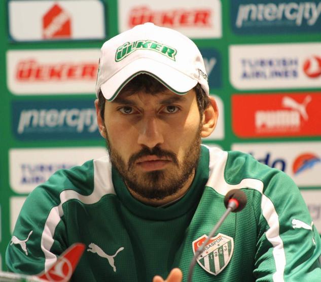 Şener Özbayraklı kimdir