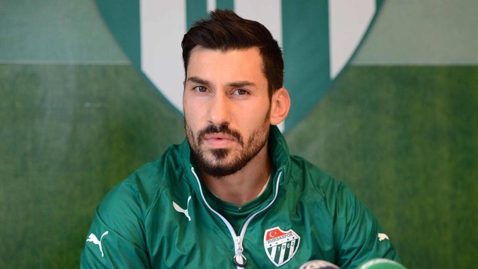 Şener Özbayraklı kimdir