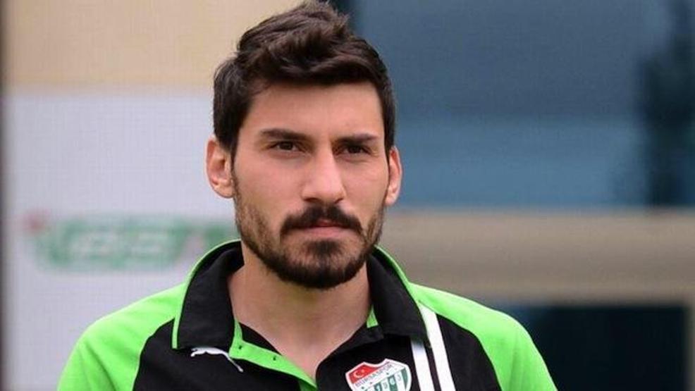 Şener Özbayraklı kimdir