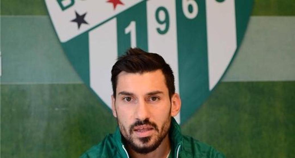 Şener Özbayraklı kimdir