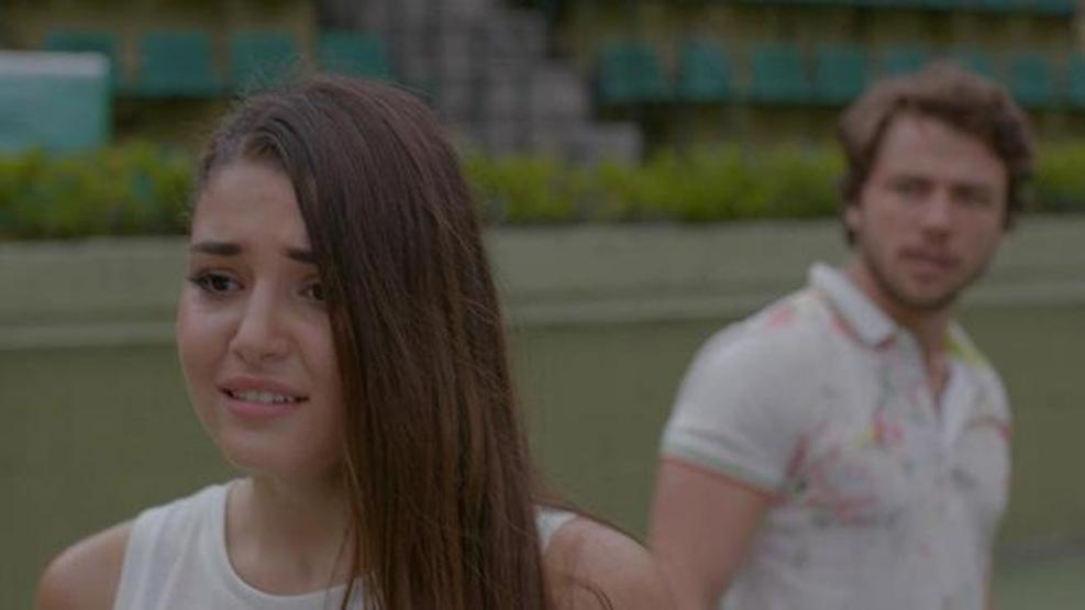 Hande Erçel kimdir