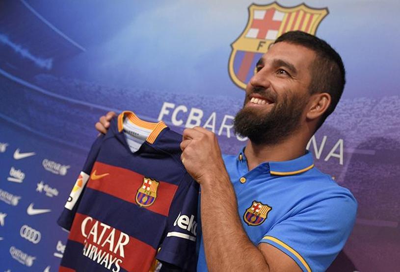 Arda Turan Barcelonada ilk 11e girer mi İspanyol gazeteciler yorumladı