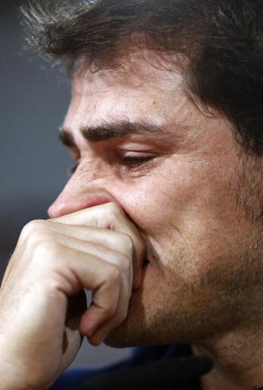 Casillas gözyaşlarını tutamadı
