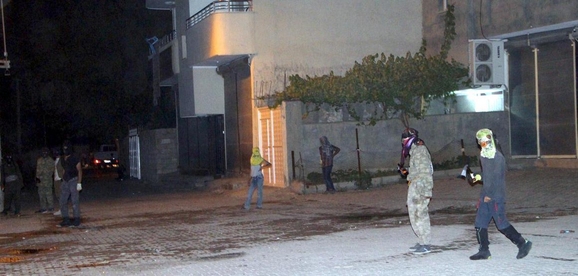Mardinde YDG eylemi 1 polis yaralı