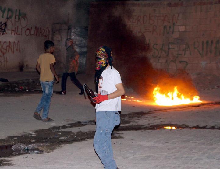 Mardinde YDG eylemi 1 polis yaralı