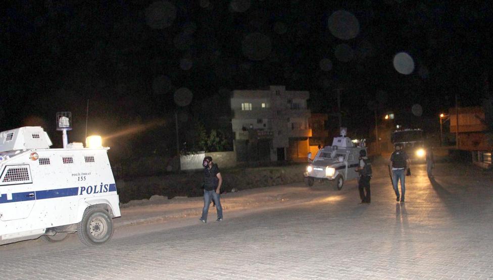 Mardinde YDG eylemi 1 polis yaralı