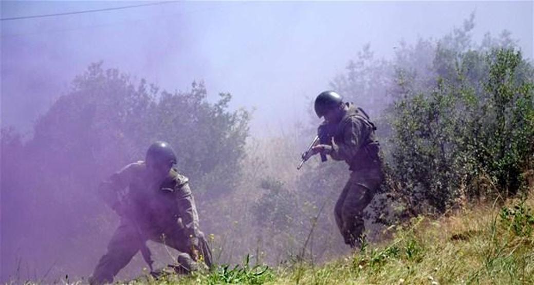 Elleri, ayakları ve gözleri bağlı suya atıldılar