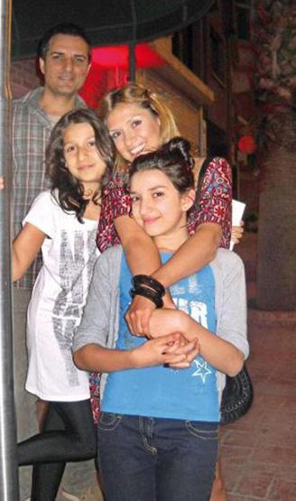 Rafet El Roman eski eşiyle mahkemelik oldu
