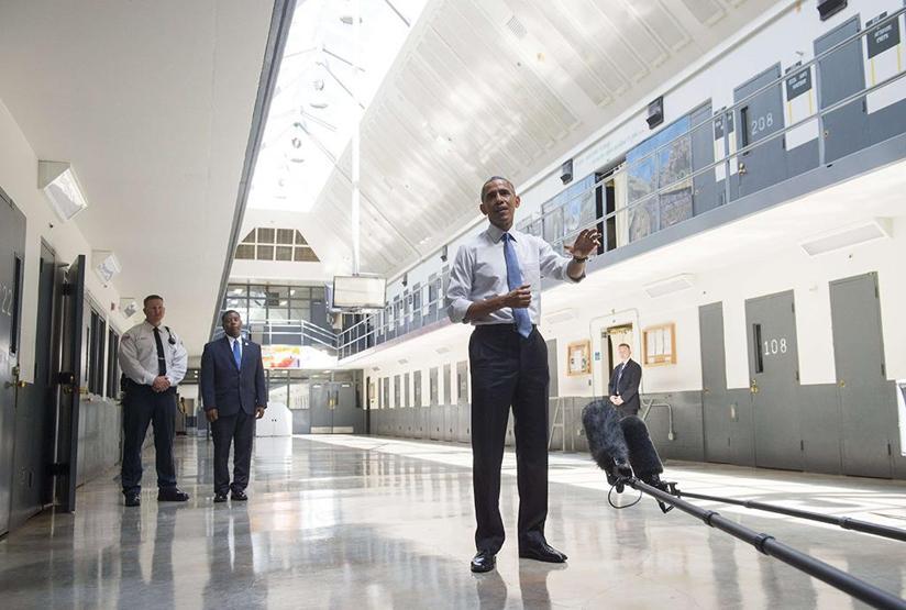 ABDde bir ilk: Başkan Obama hapishaneye girdi
