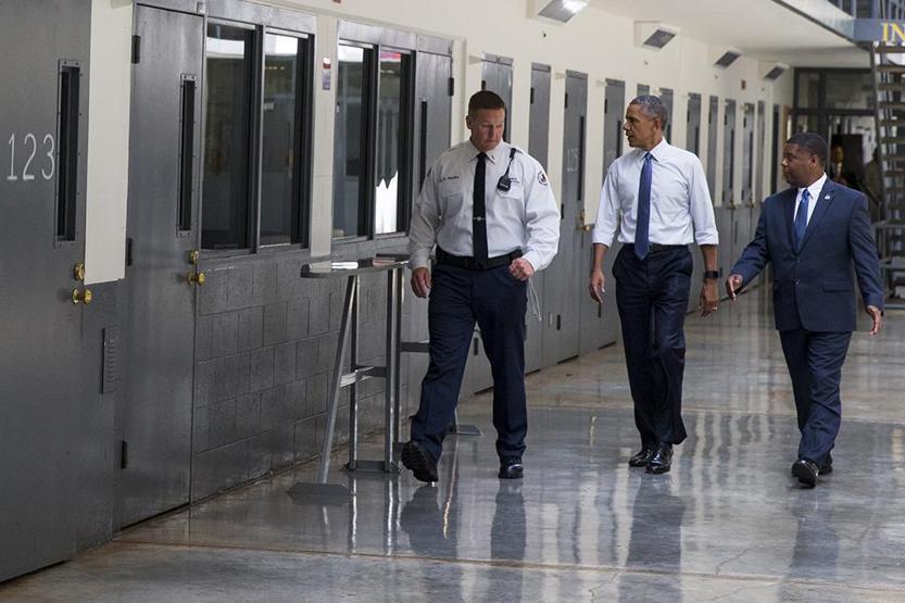 ABDde bir ilk: Başkan Obama hapishaneye girdi