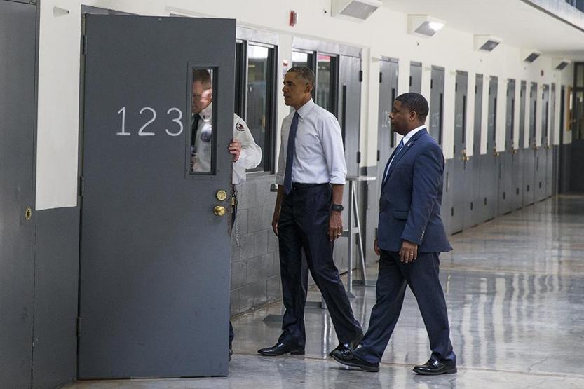 ABDde bir ilk: Başkan Obama hapishaneye girdi