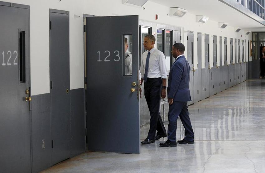 ABDde bir ilk: Başkan Obama hapishaneye girdi