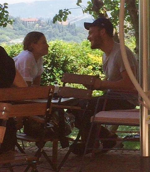 Serenay Sarıkaya ve Kerem Bursin birlikte mi
