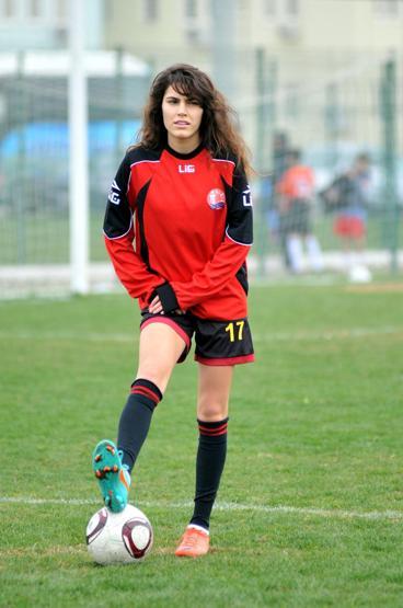 Serenay Aktaş: Adadakilerle oturup kahve bile içmem