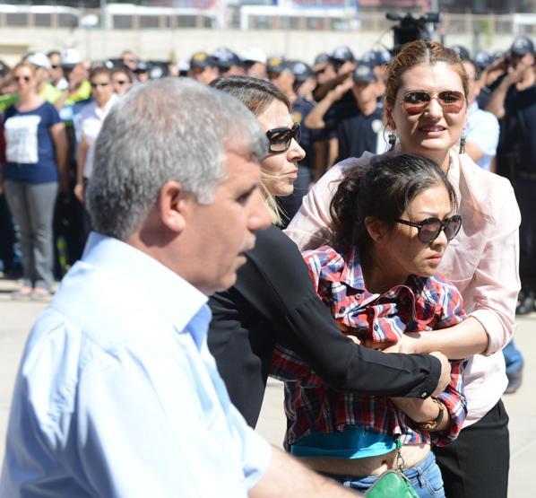 Tayvanlı eşi, şehit polisi Budist ibadetiyle uğurladı