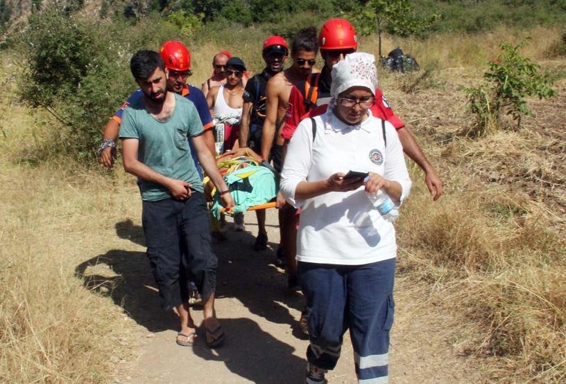 Şelaleden düştü, 2 saat sonra kurtarıldı