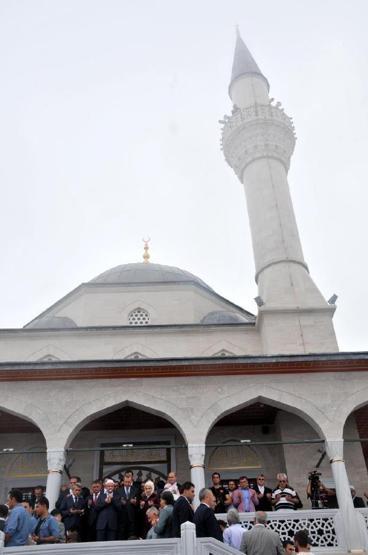 Cumhurbaşkanı Erdoğan Kıbledağı camisinin açılışını yaptı
