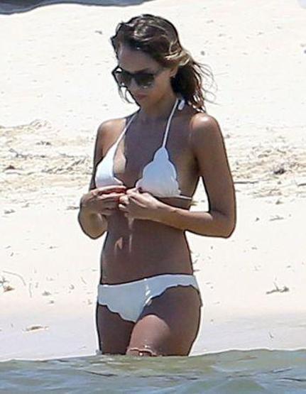 Jessica Alba tatilin tadını çıkardı