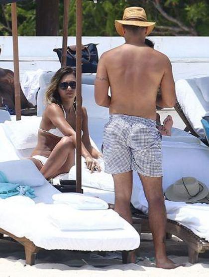 Jessica Alba tatilin tadını çıkardı