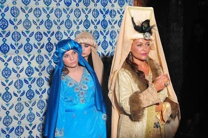 Hülya Avşarın tarih koçu İlber Hoca