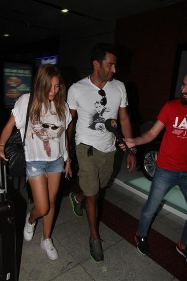 Sinem ve Kenan tatil dönüşü yakalandı