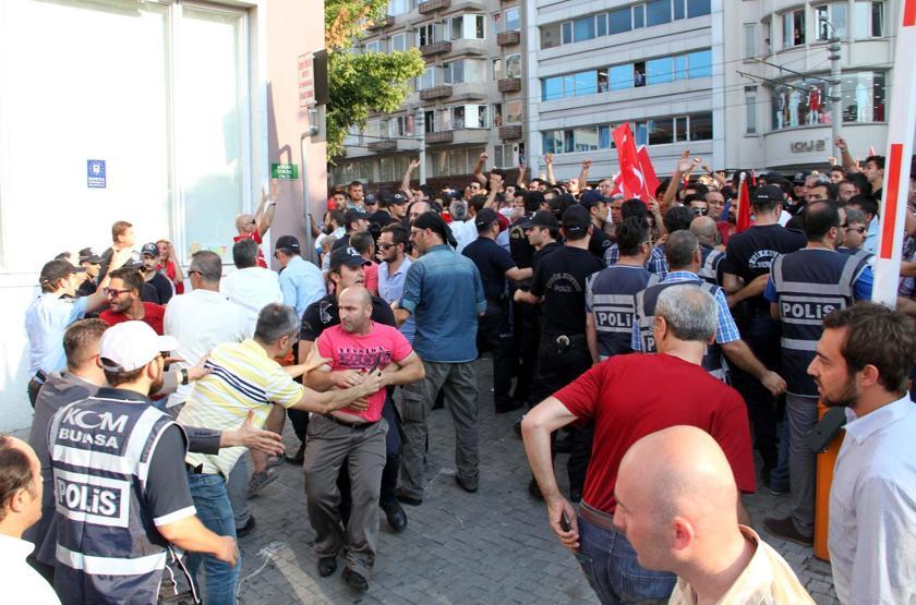 Bakan Müezzinoğluna şehit cenazesinde tepki