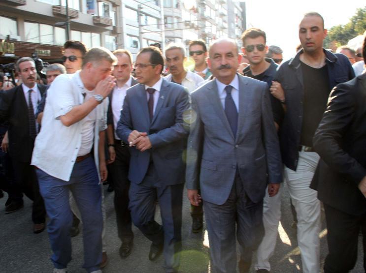 Bakan Müezzinoğluna şehit cenazesinde tepki