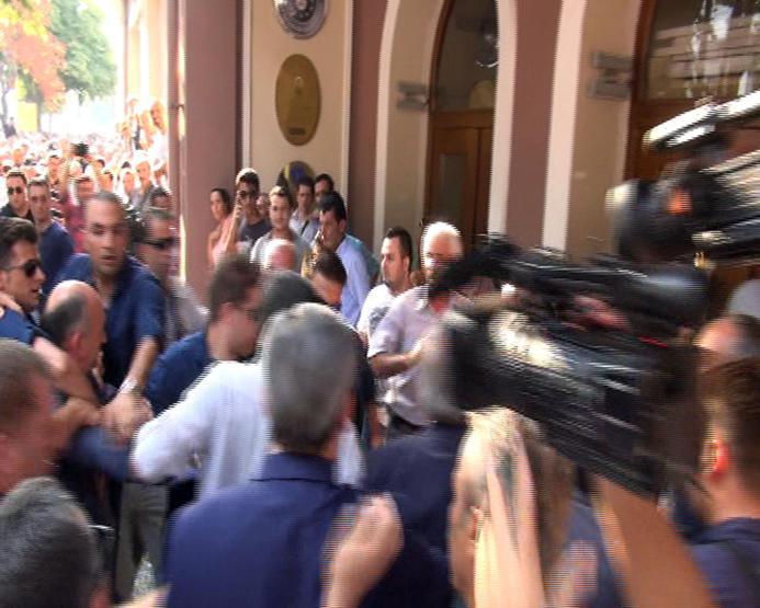 Bakan Müezzinoğluna şehit cenazesinde tepki