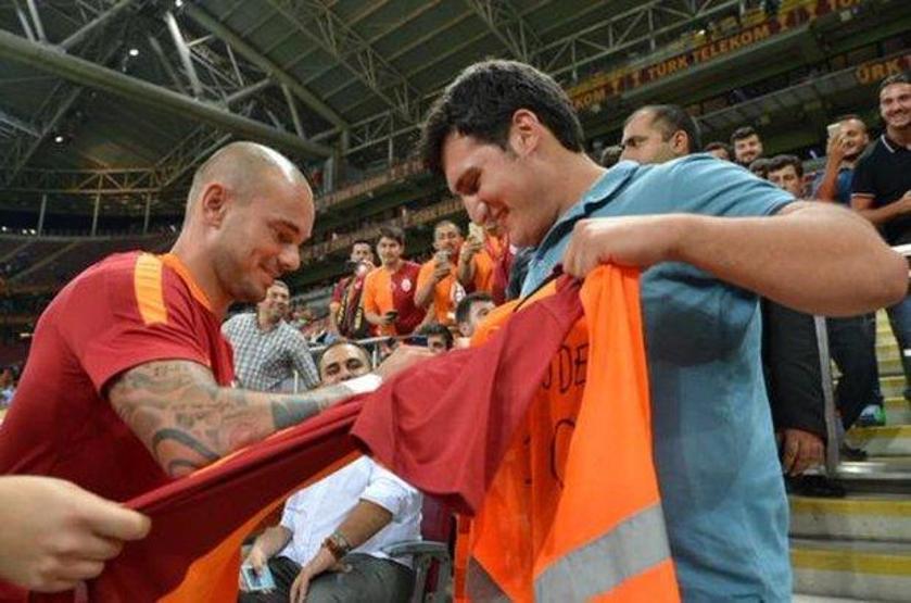 Sneijder, Sezgin Doğangüzel ile buluştu