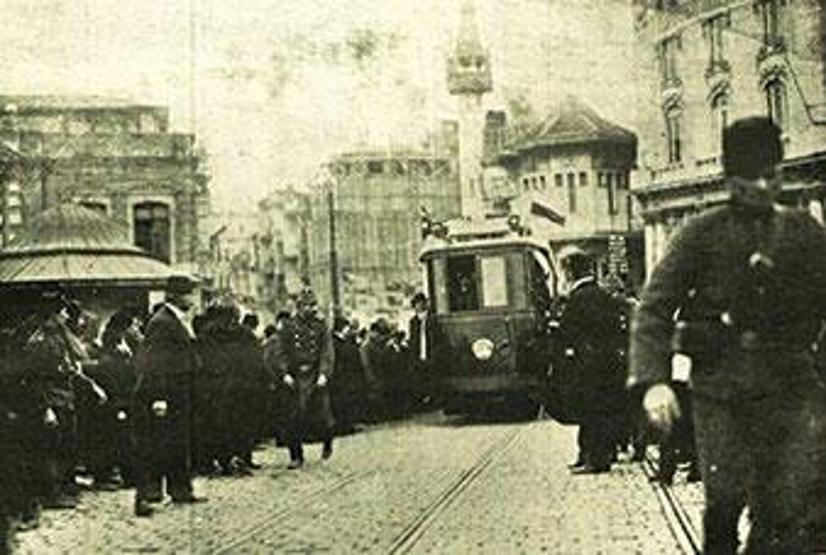 İstanbul’un nostaljik 100 ulaşım aracı