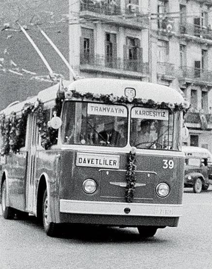 İstanbul’un nostaljik 100 ulaşım aracı